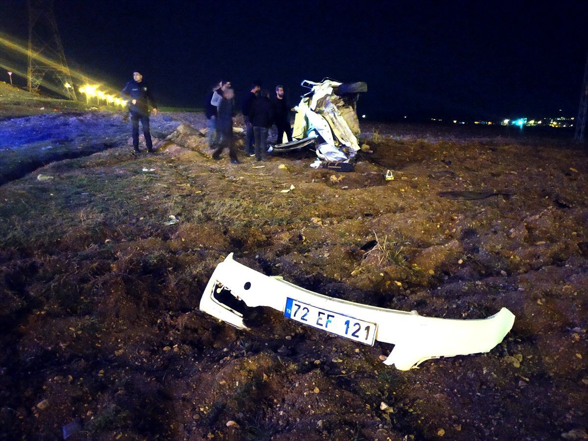 Batman\'da şarampole devrilen otomobilin sürücüsü yaralandı