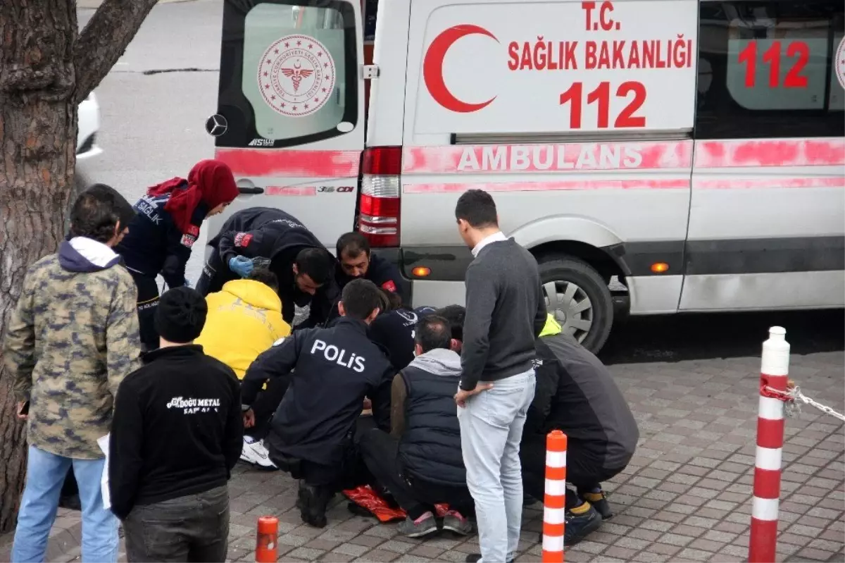 Bayrampaşa\'da alacak verecek davasında kan aktı: 3 yaralı