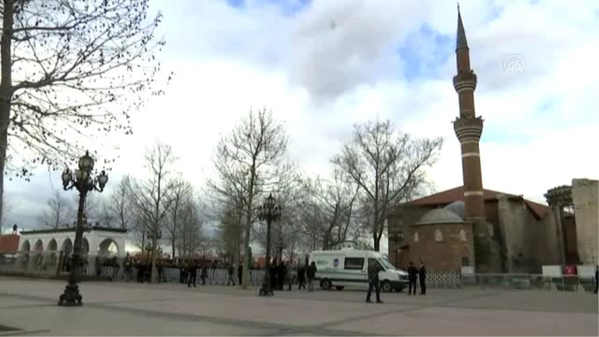 Cumhurbaşkanı Erdoğan, Şevket Kazan için kılınan cenaze namazına katıldı (2)