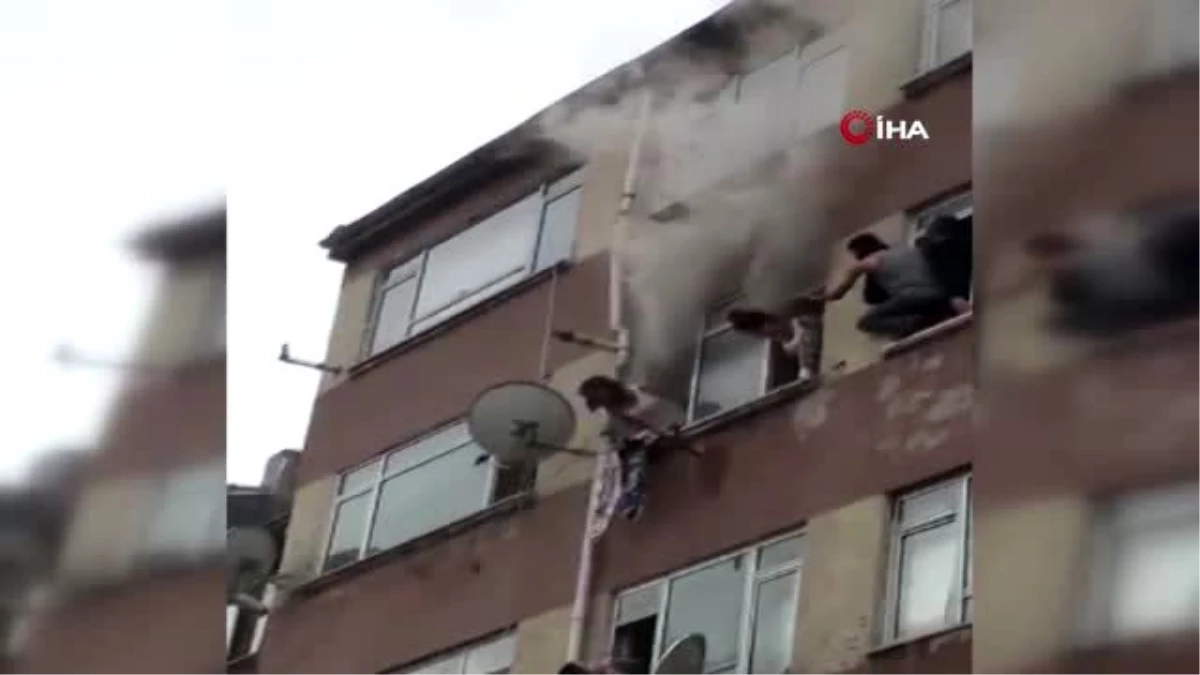 Fatih\'te yangında can pazarı...İtfaiye ekipleri camda yardım bekleyenleri merdiven aracıyla kurtardı