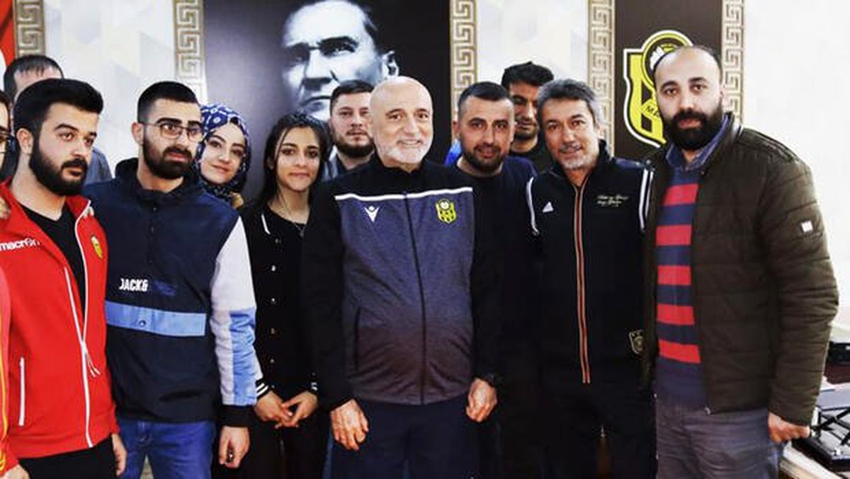 Malatya\'da Hikmet Karaman\'a sürpriz doğum günü