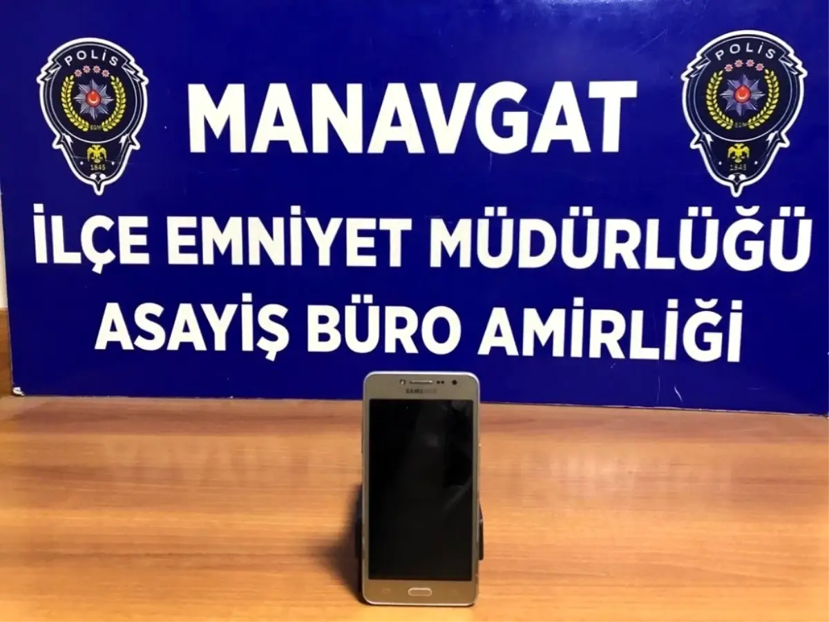 Manavgat\'ta cep telefonu hırsızı tutuklandı