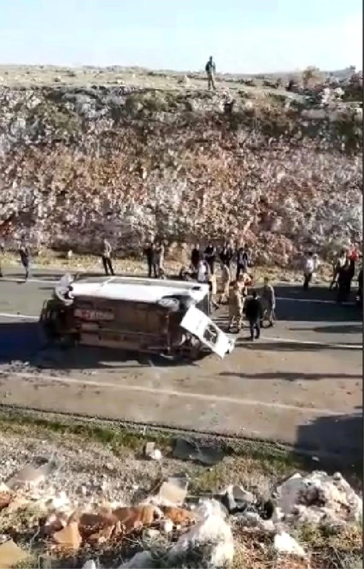 Mardin\'de otomobil ile hafif ticari araç çarpıştı: 6 yaralı