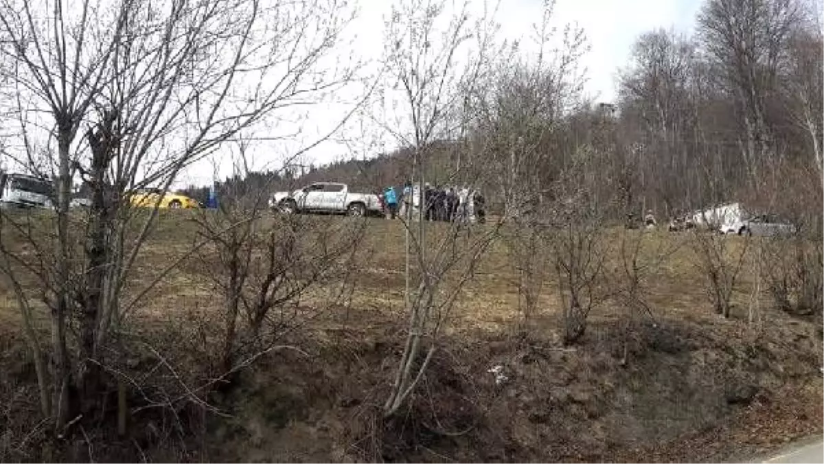 Şehitlikte bayrak asarken elektrik akımına kapıldılar: 1 zabıta öldü diğeri yaralı