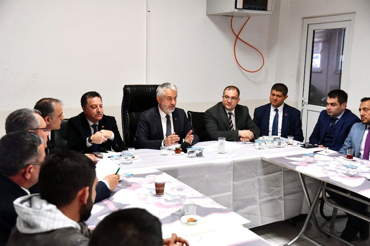 Başdeğirmen, hal esnafıyla buluştu