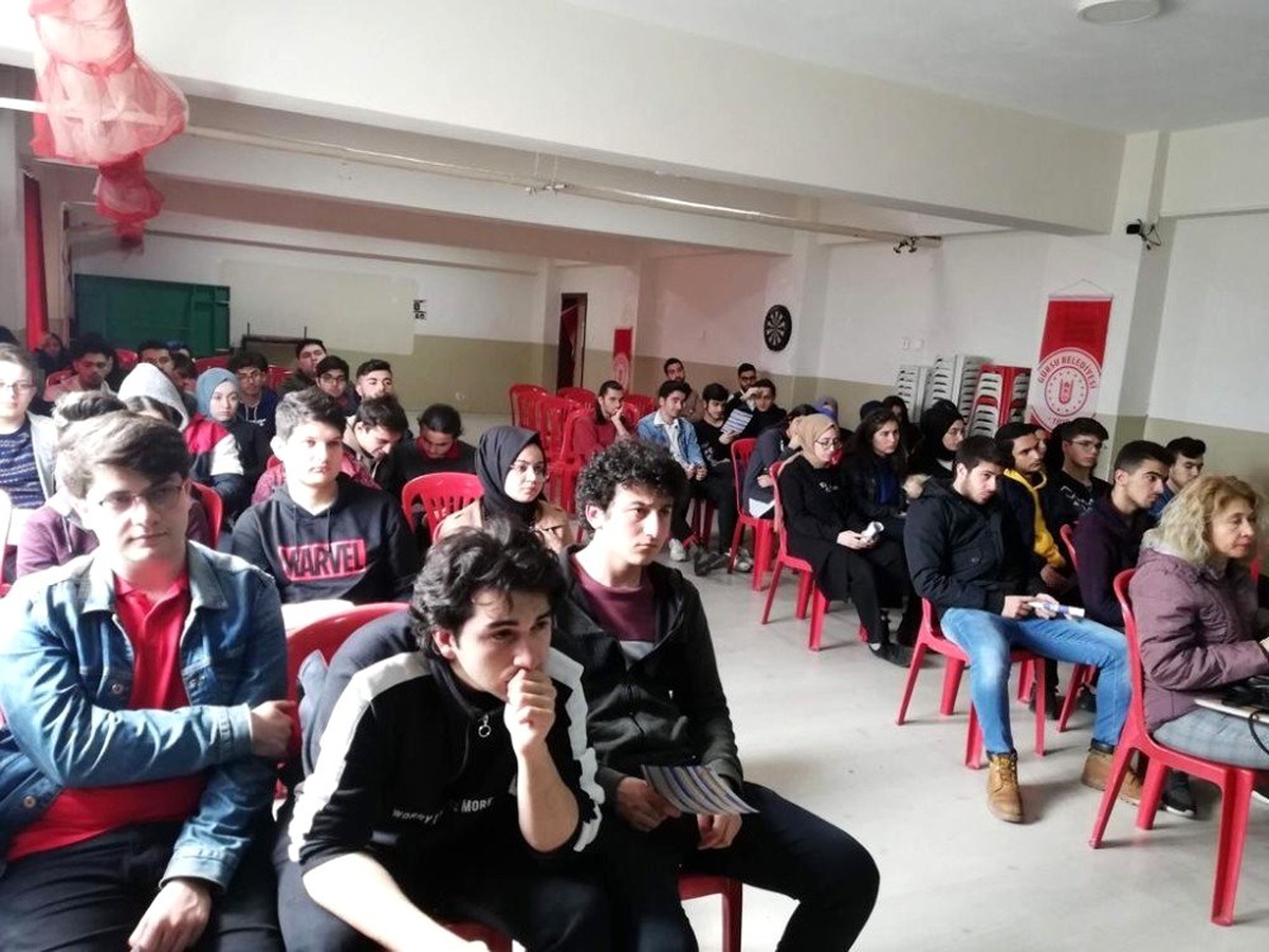 Başkan Işık: "Ülkemizin geleceğine yatırımı gençlerimizle yapıyoruz"