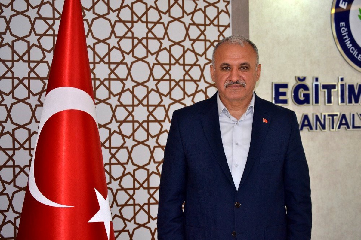Başkan Miran: "İstiklal Marşı yazılacak değil, yaşanacak bir destandır "