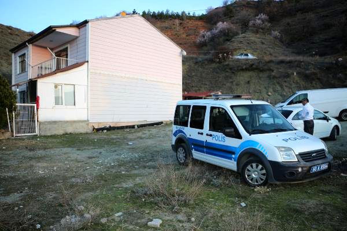 Evinde yakaladığı hırsızlık şüphelisini bıçaklayarak öldürdü
