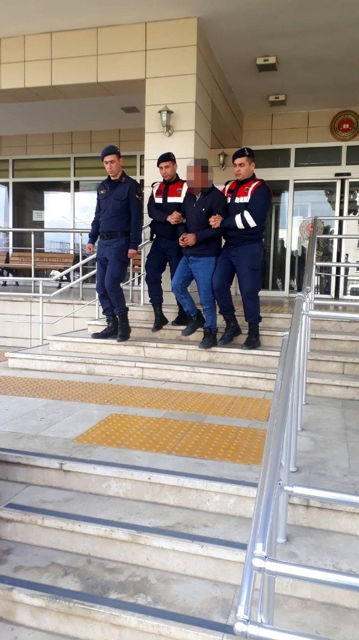 Firari katil zanlısı metruk binada yakalandı