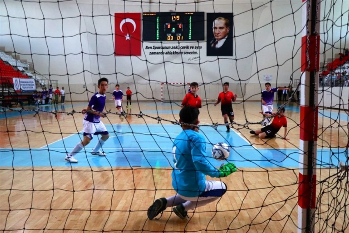Futsal Yıldız Erkekler müsabakaları başladı
