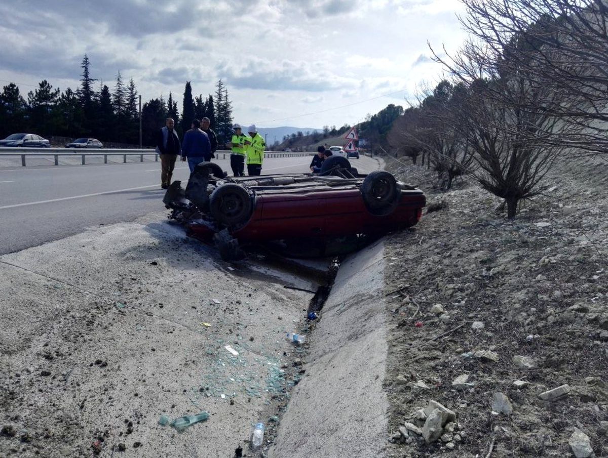 Gediz\'de trafik kazası: 4 yaralı