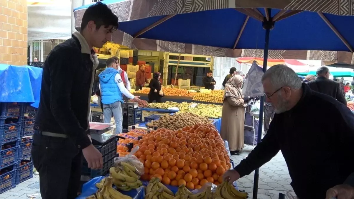 Havaların ısınması semt pazarlarında tezgahlara olumlu yansımadı