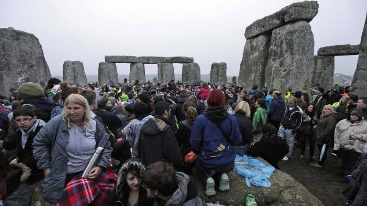 İngiltere\'de ülkenin en önemli anıtlarından Stonehenge\'in altından tünel geçecek