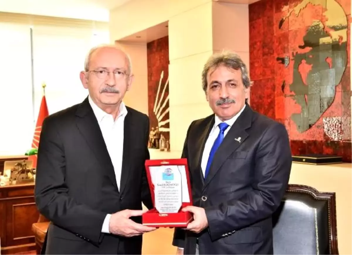 Kılıçdaroğlu, Görme Engelliler Spor Kulüpleri Birliği Başkanı\'nı kabul etti