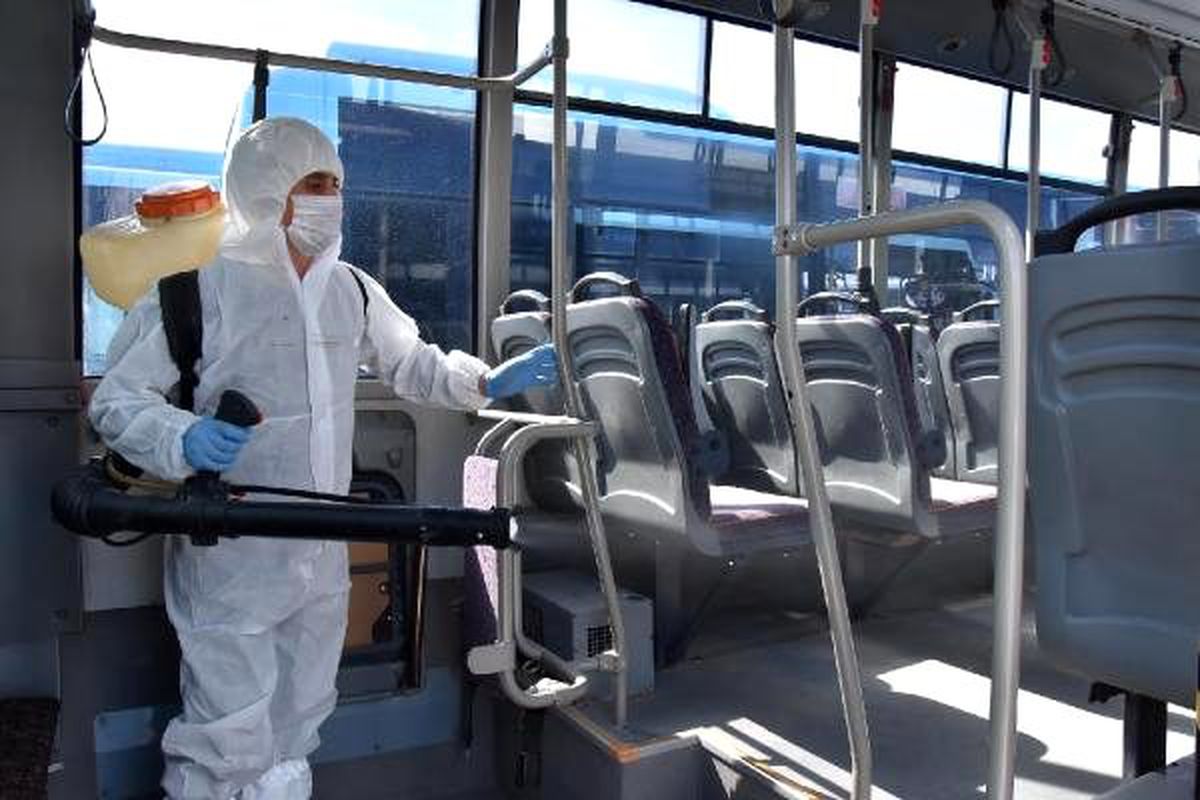 Kütahya\'da otobüs terminali ve halk otobüsleri dezenfekte ediliyor