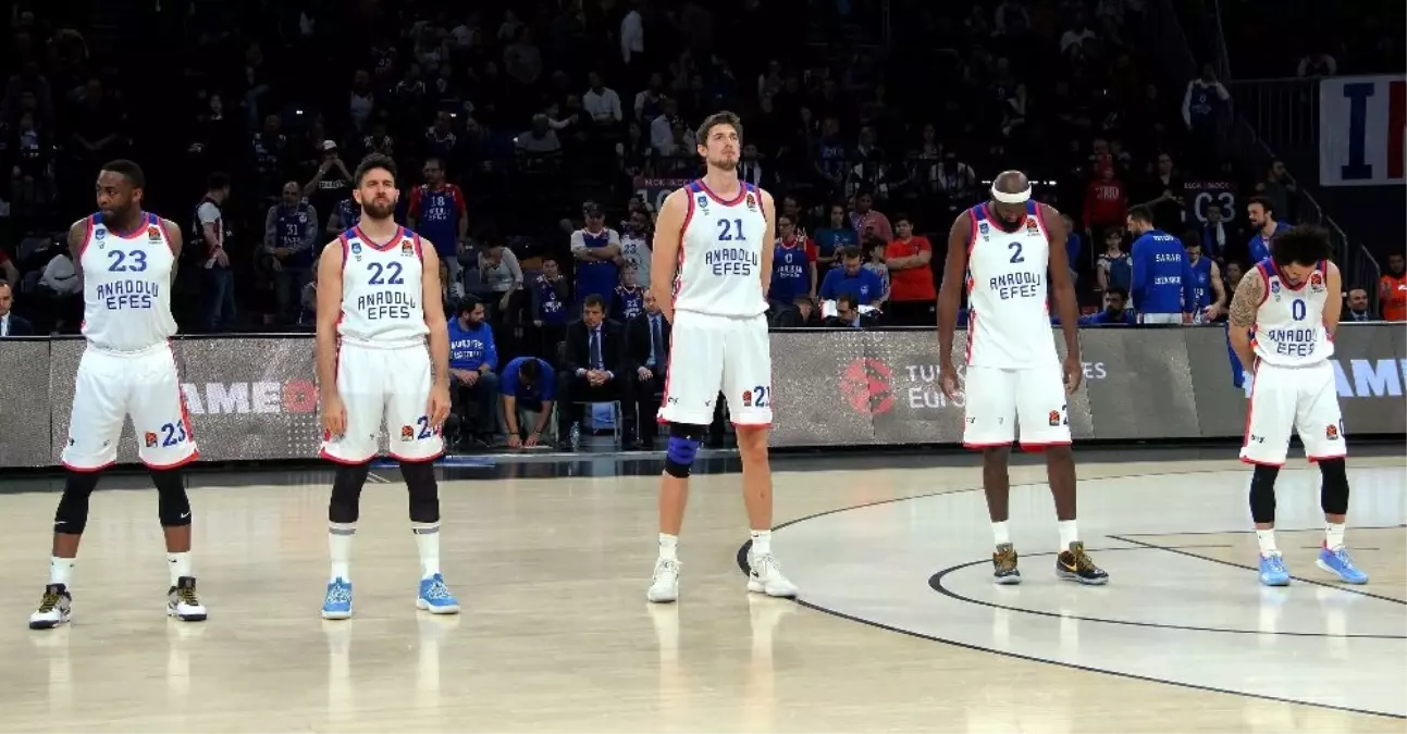 Lider Anadolu Efes\'in konuğu Valencia Basket