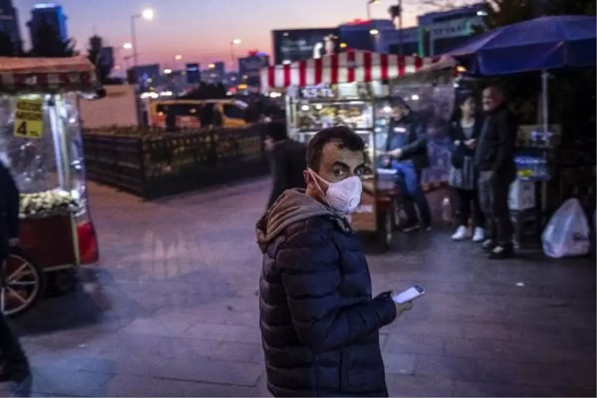 Metrobüslerde maskeli \'koronavirüs" önlemleri