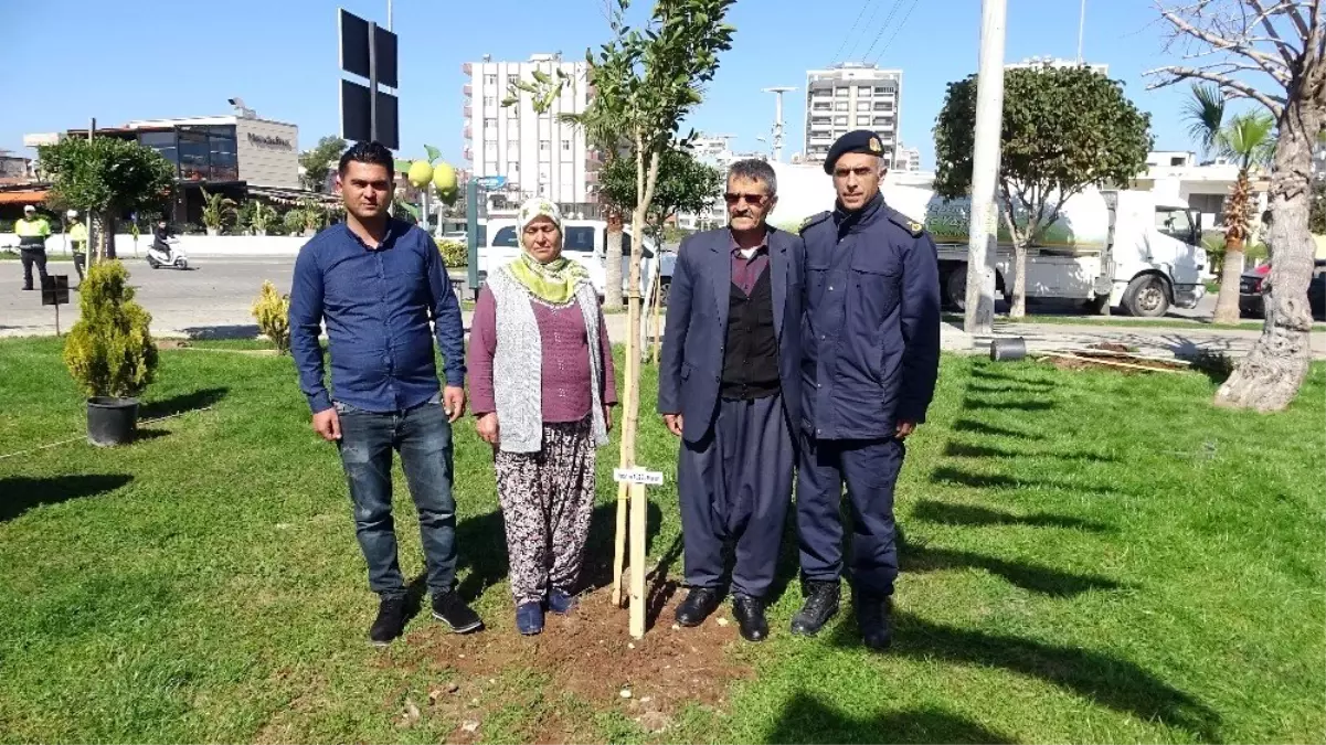 Şehit annesi Gülten Tüzel: "Türkiye\'miz cennet vatan, hiç kimse bölemez"
