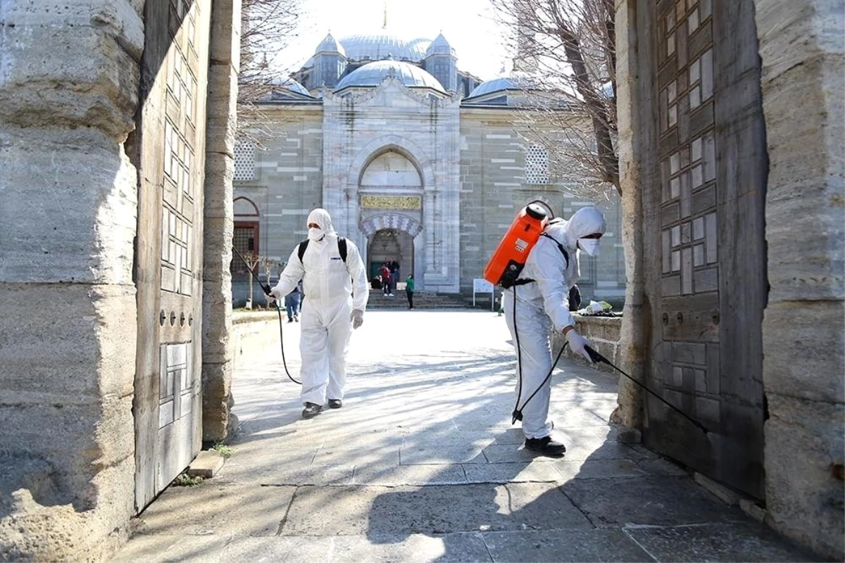Selimiye Camisi\'nde korona virüsü önlemi