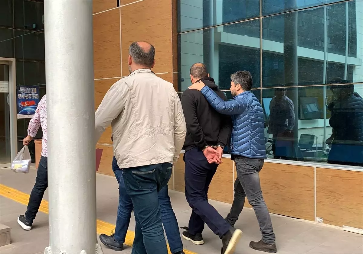 Suriyeli katil zanlısı, öldürdüğü hamile kadın ve oğlunun cenazesine katıldı