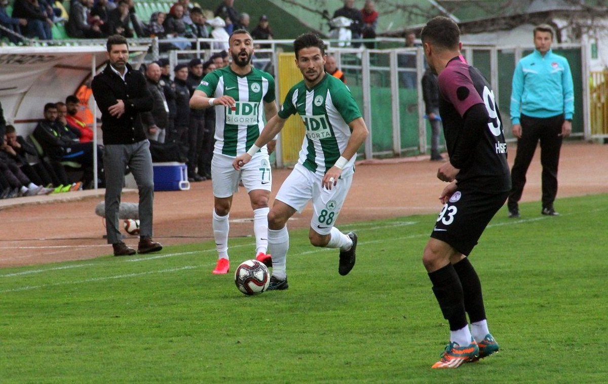 TFF 1. Lig: Giresunspor: 1 - Keçiörengücü: 0 (İlk yarı sonucu)