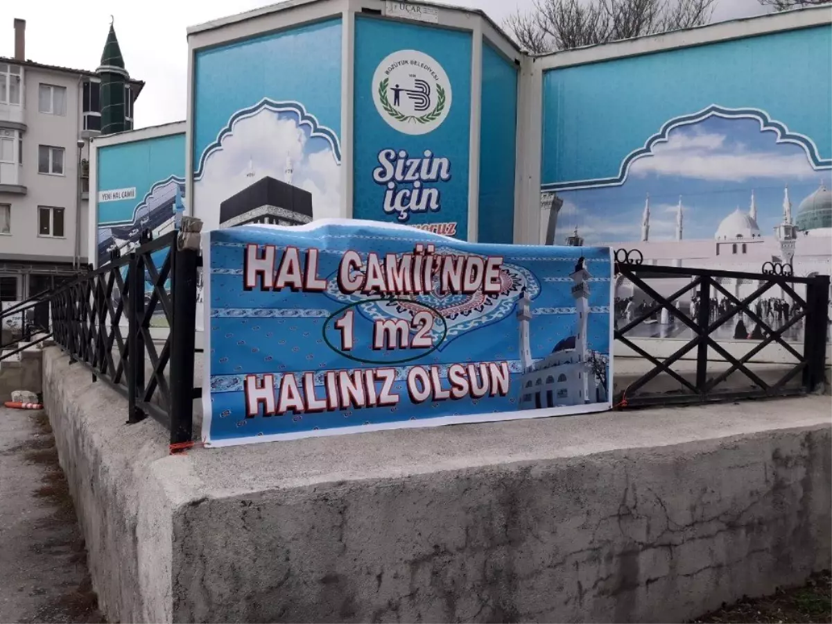 Yapımı devam eden cami için "1 metre kare halınız olsun" kampanyası