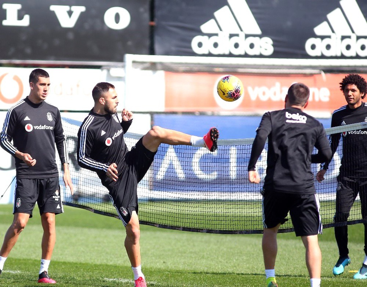 Beşiktaş derbi öncesi taktik ve kondisyon çalıştı