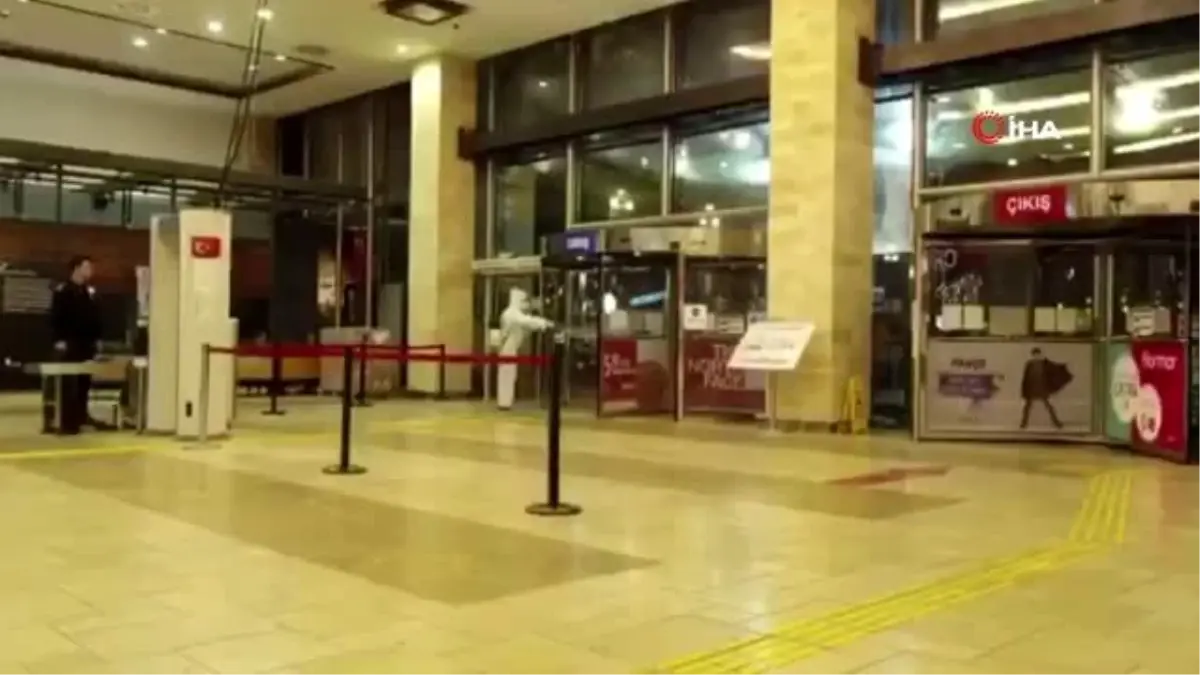Bolu\'da, Highway AVM koronavirüse karşı ilaçlandı