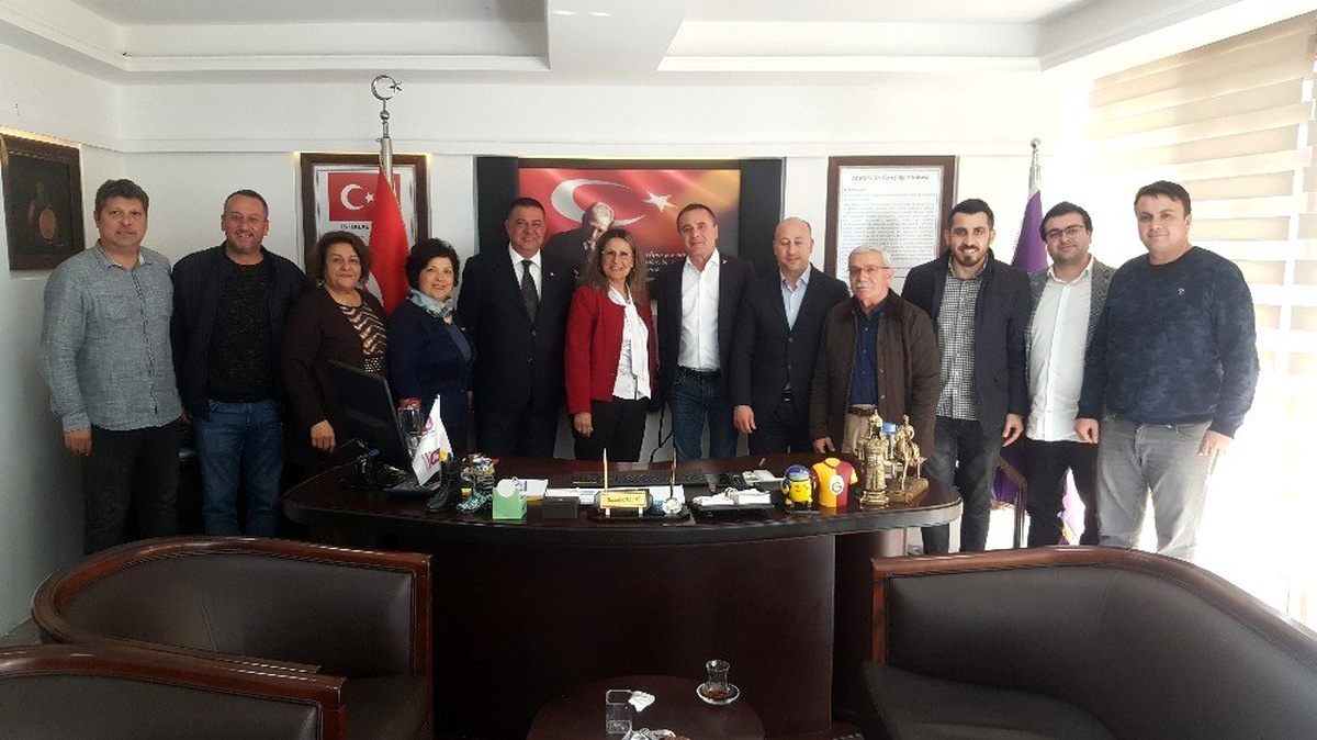 CHP ilçe yönetimi, esnaf odasını ziyaret etti