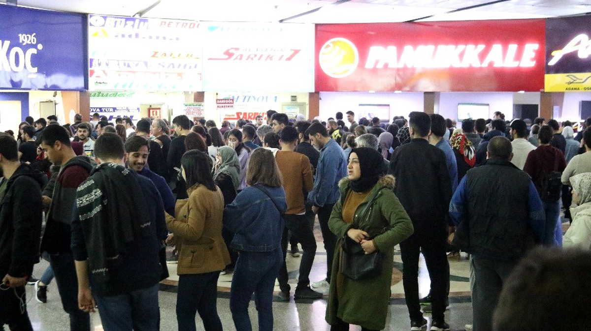 Denizli otogarında korona tatili yoğunluğu