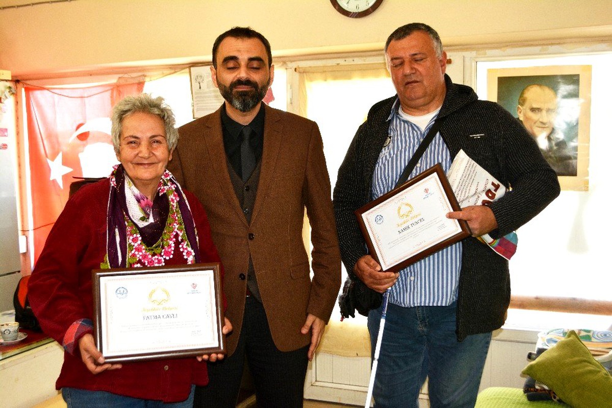 Diyanetin "İyilik Ödülleri" Fatma Cavlı ve Namık Tuncel\'in oldu