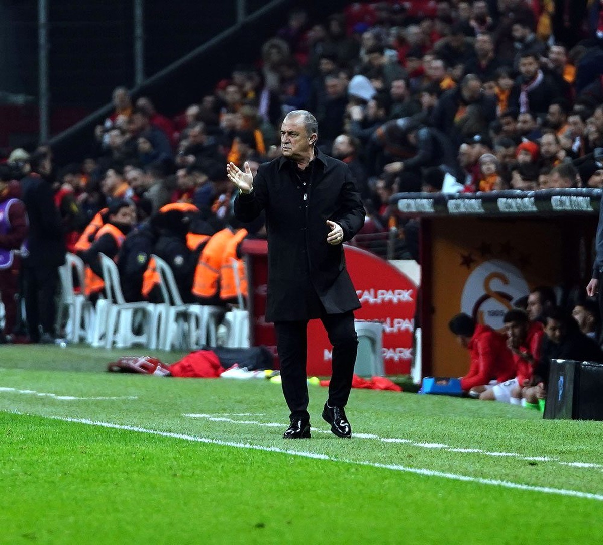 Fatih Terim, eski öğrencisi Sergen Yalçın\'a yenilmedi