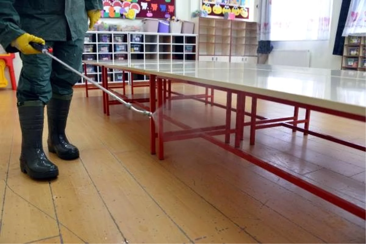 Kahramanmaraş\'ta okullar dezenfekte ediliyor