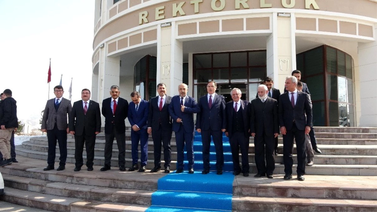 Kamu Başdenetçisi Malkoç "Adalet, Ombudsmanlık ve Üniversiteler" konferansına katıldı