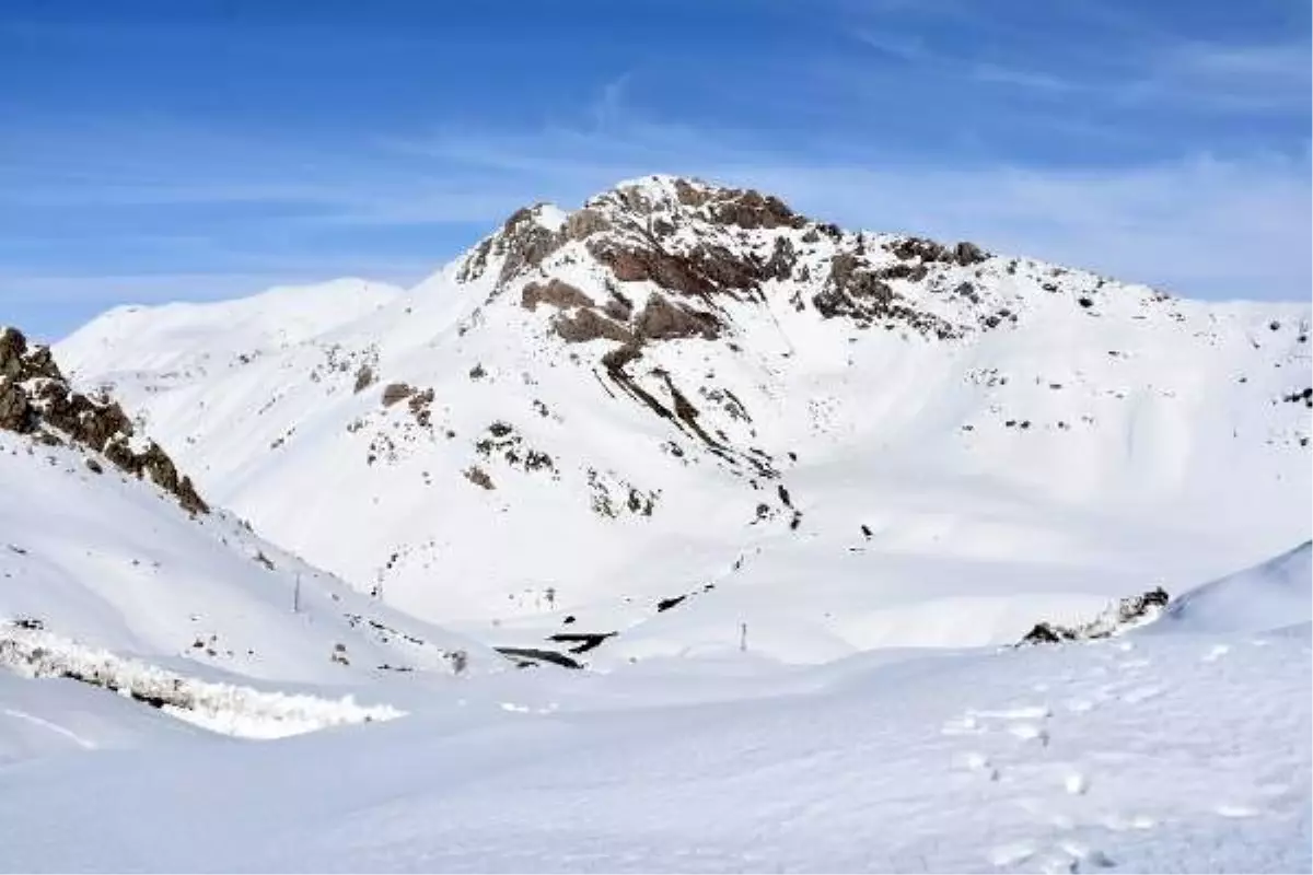 Kardan mahsur kalan köylülere, 1 ay sonra ulaşıldı