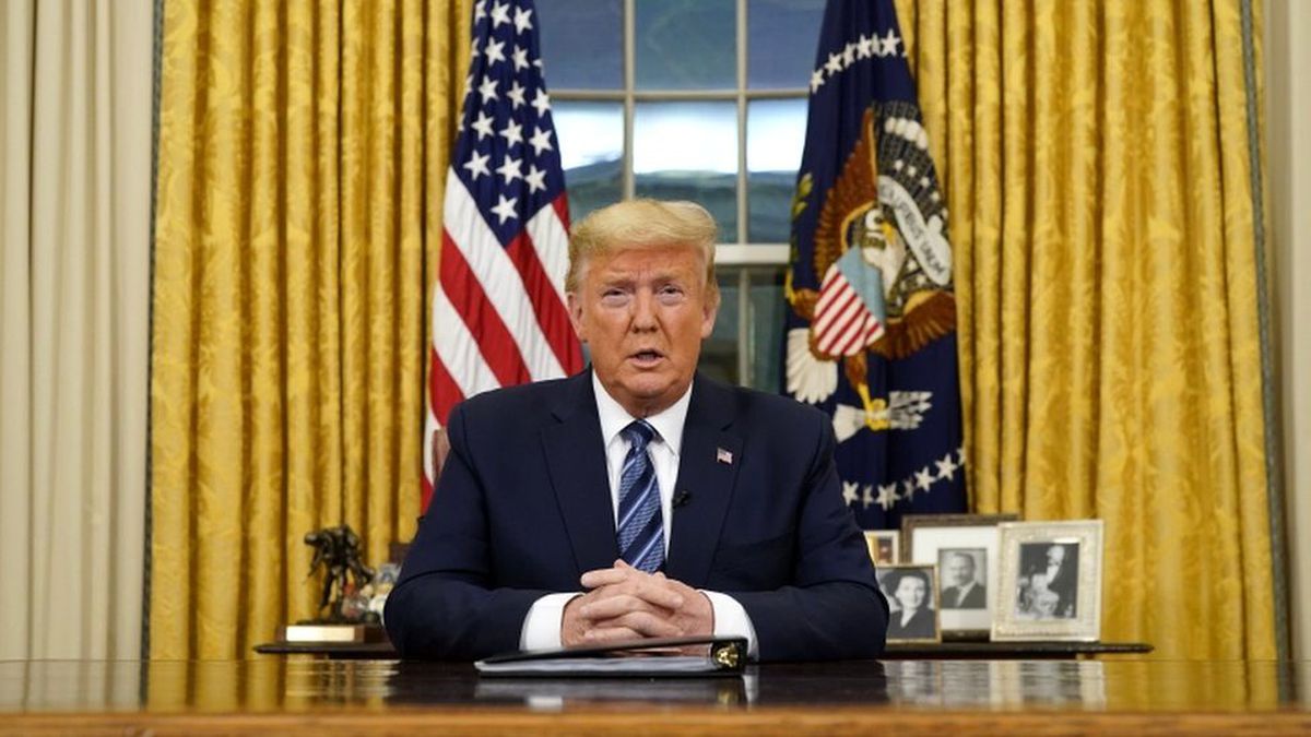 Koronavirüs (Covid-19): Trump, virüsle mücadele kapsamında Avrupa\'dan ABD\'ye seyahatleri 30 gün...