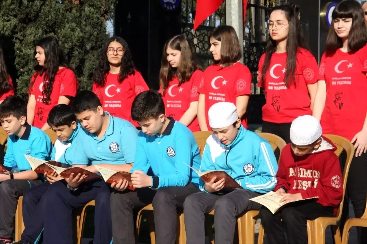 Mehmet Akif Ersoy, İstiklal Marşının kabulünün 99. yıl dönümünde kabri başında anıldı