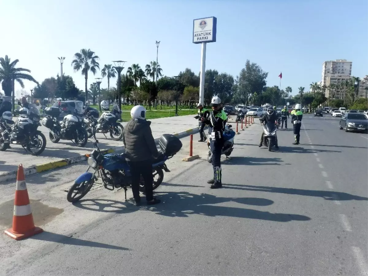 Mersin\'de kask takmayan motosikletlilere uygulama artırıldı