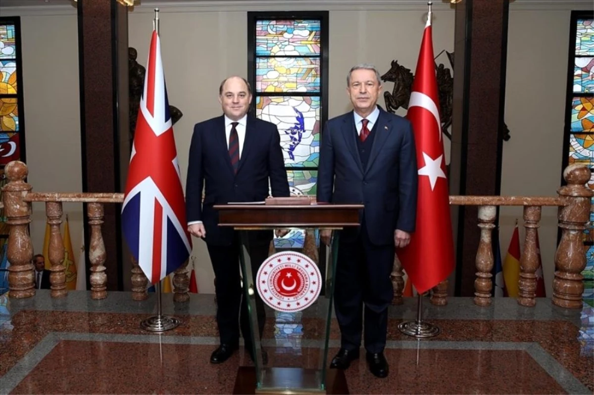 Milli Savunma Bakanı Akar İngiliz mevkidaşı ile görüştü