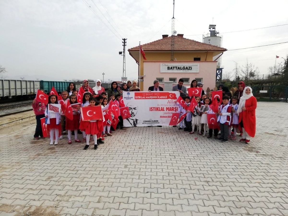 Minik öğrencilere tren yolculuğu