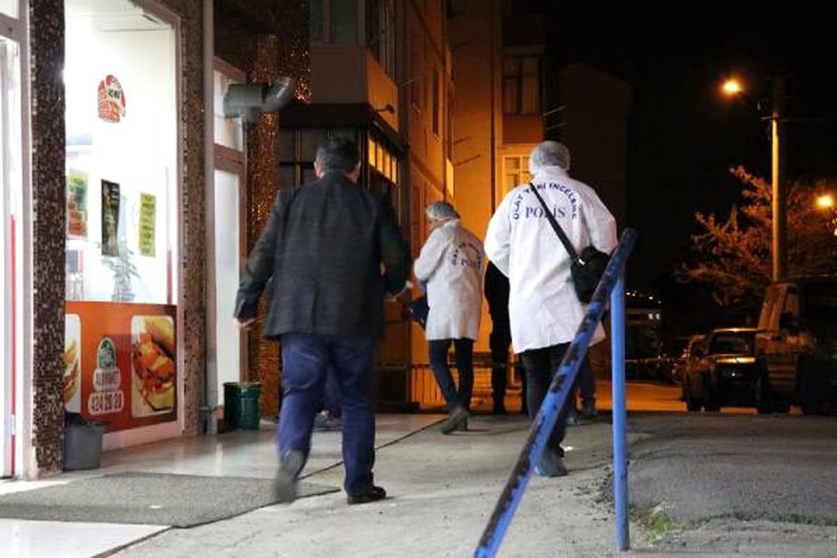 Pizzacıda çalışan eşini vurdu