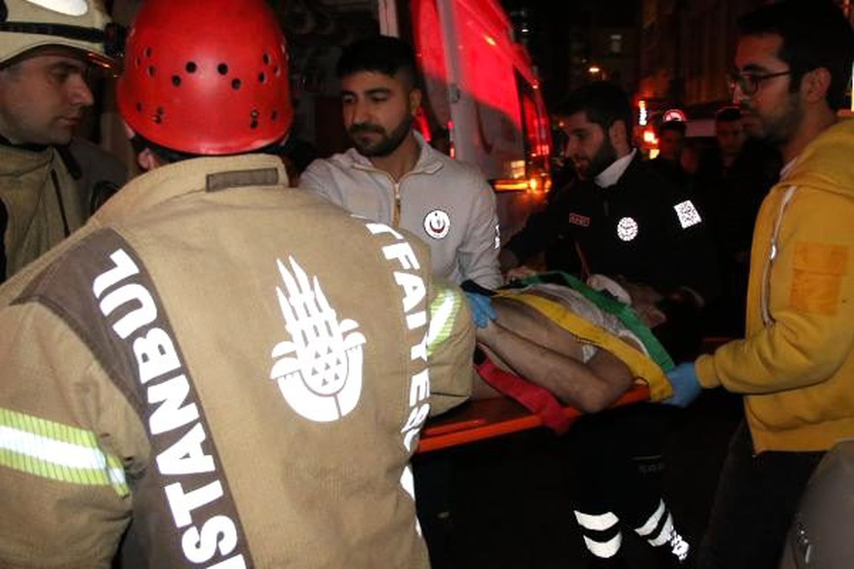 Şişli\'de 20 metreden lokantanın tentesine düştü