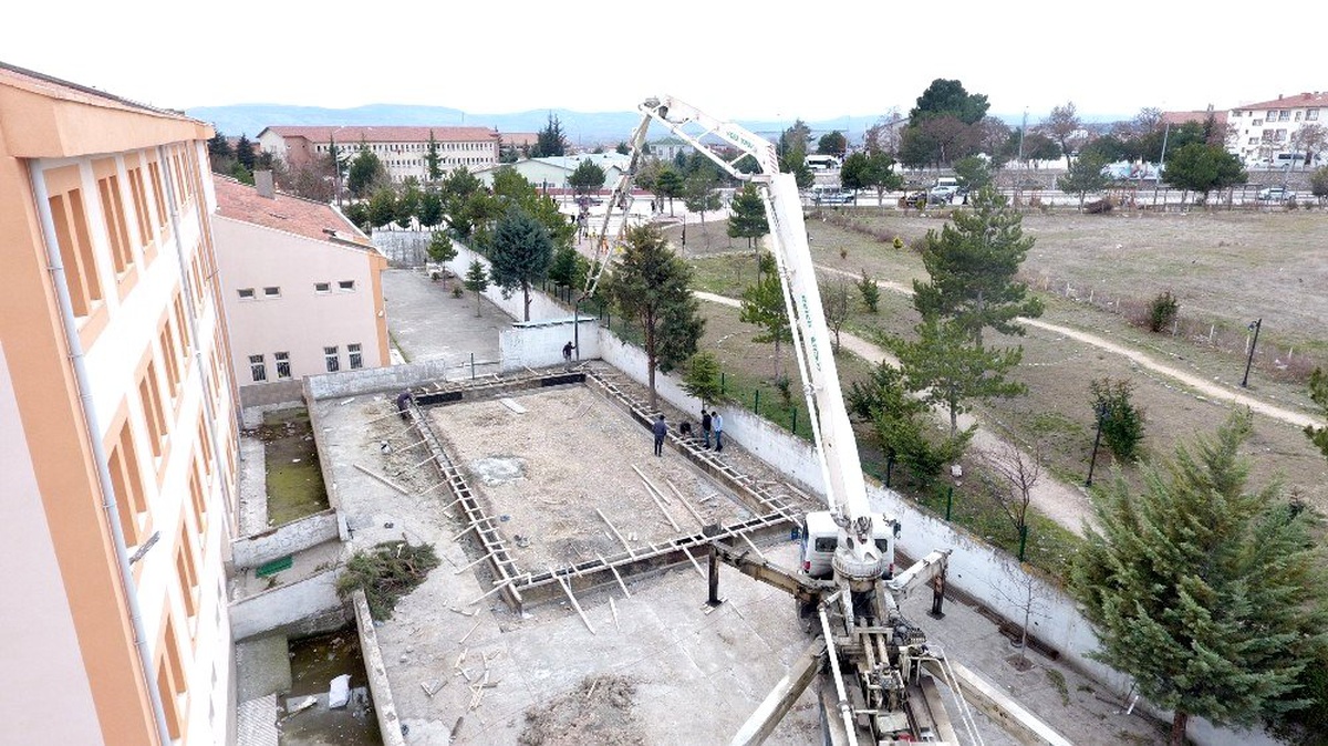 Suluova\'ya basketbol sahası