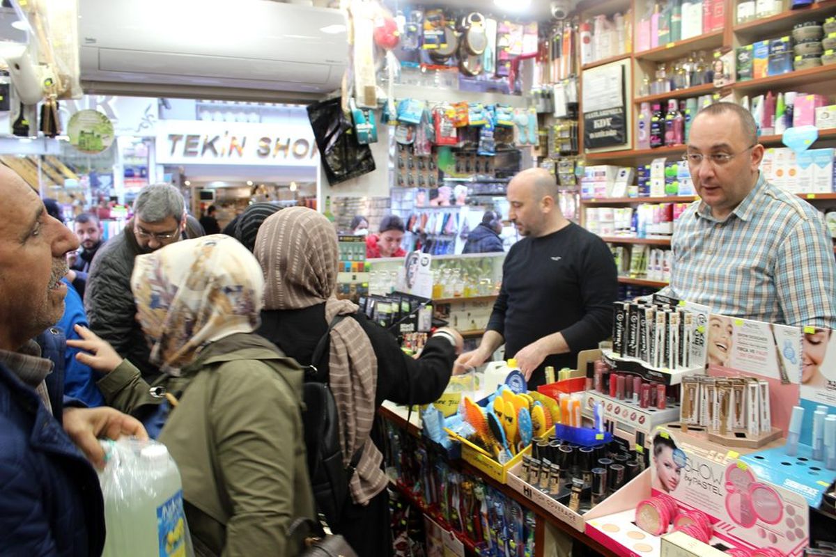 Tahtakale\'de korona virüs nedeniyle kolonya satışları patladı