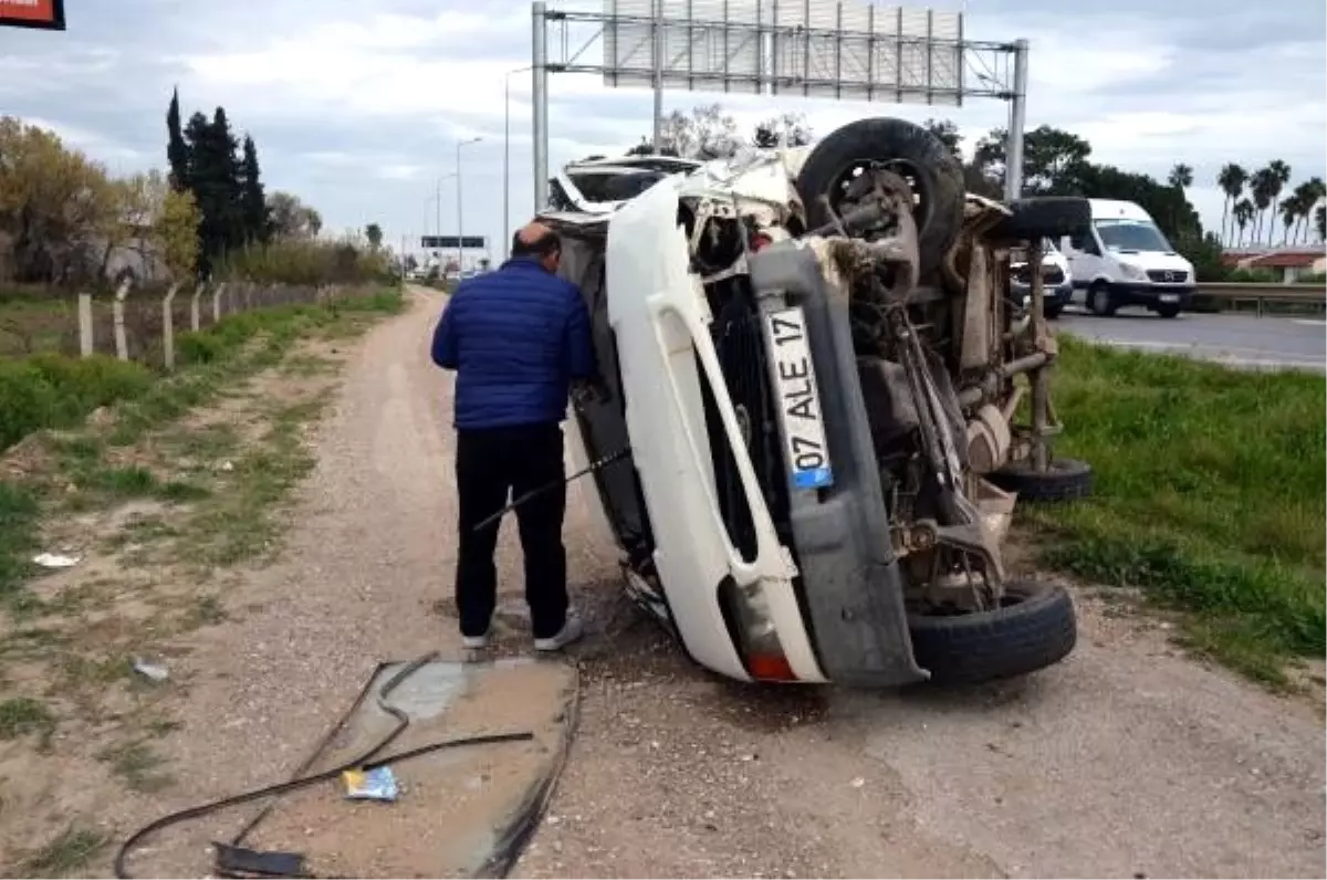 Tarım işçilerinin taşındığı minibüs devrildi: 5 yaralı