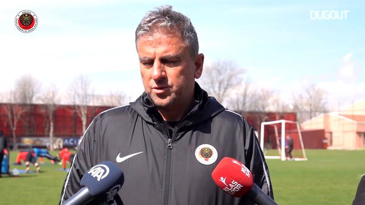 Teknik Direktör Hamza Hamzaoğlu: "VAR Hakemleri Kendini Maçın Hakemi Olarak Görebiliyor."