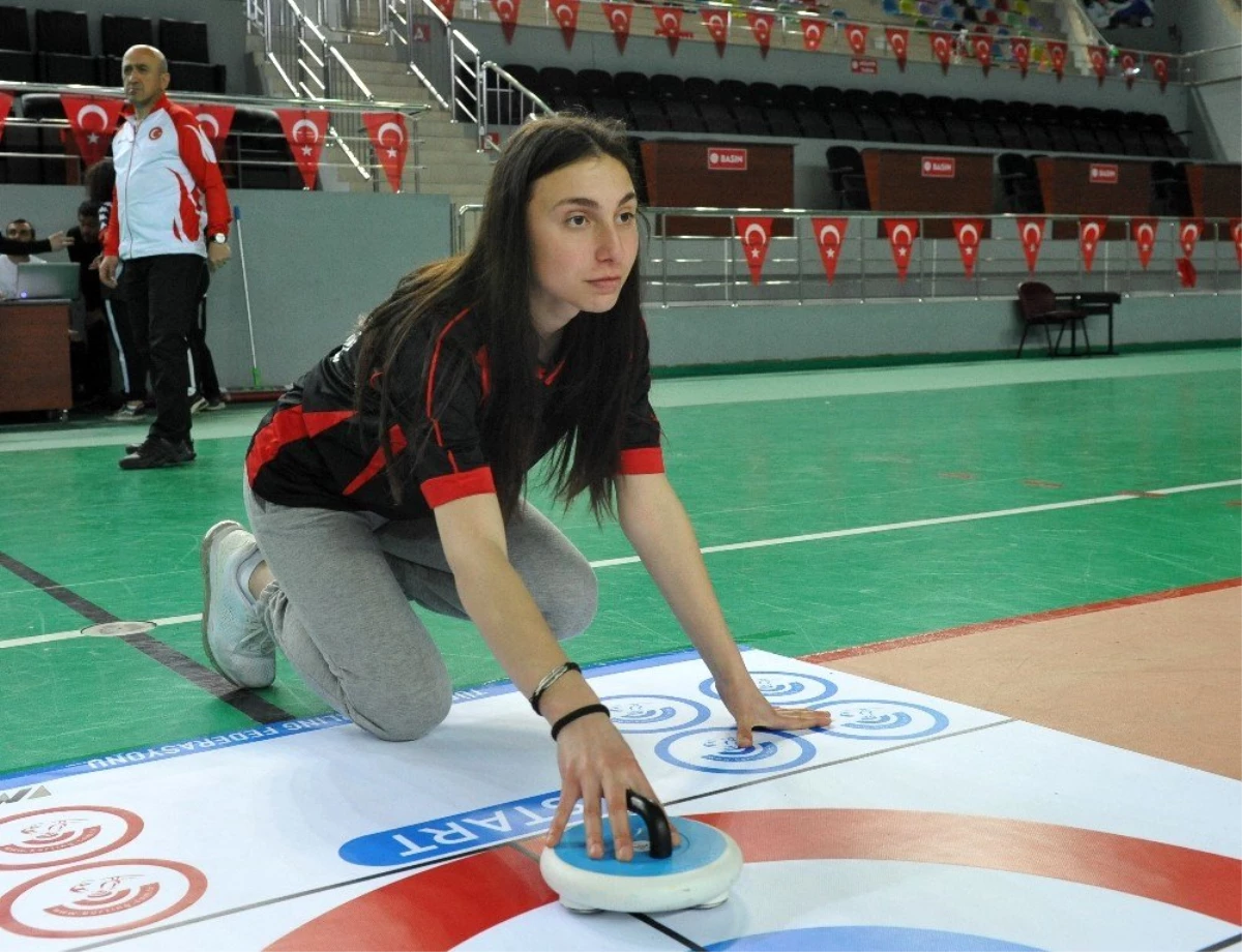 Trabzon\'da Floor Curling sporuna ilgi artıyor