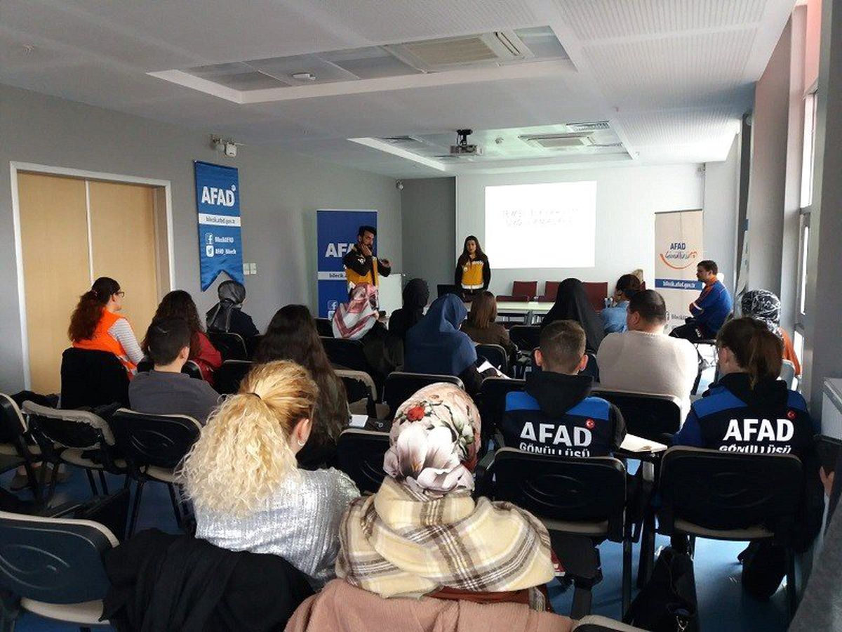 AFAD gönüllülerine sertifikalı ilk yardım eğitimi başladı