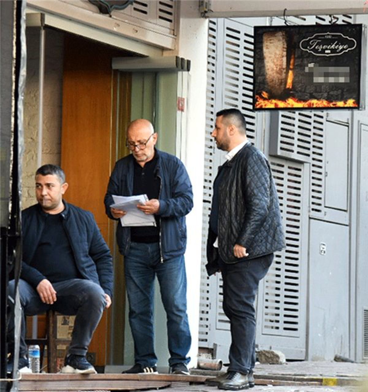 Alişan dükkanı kapattı