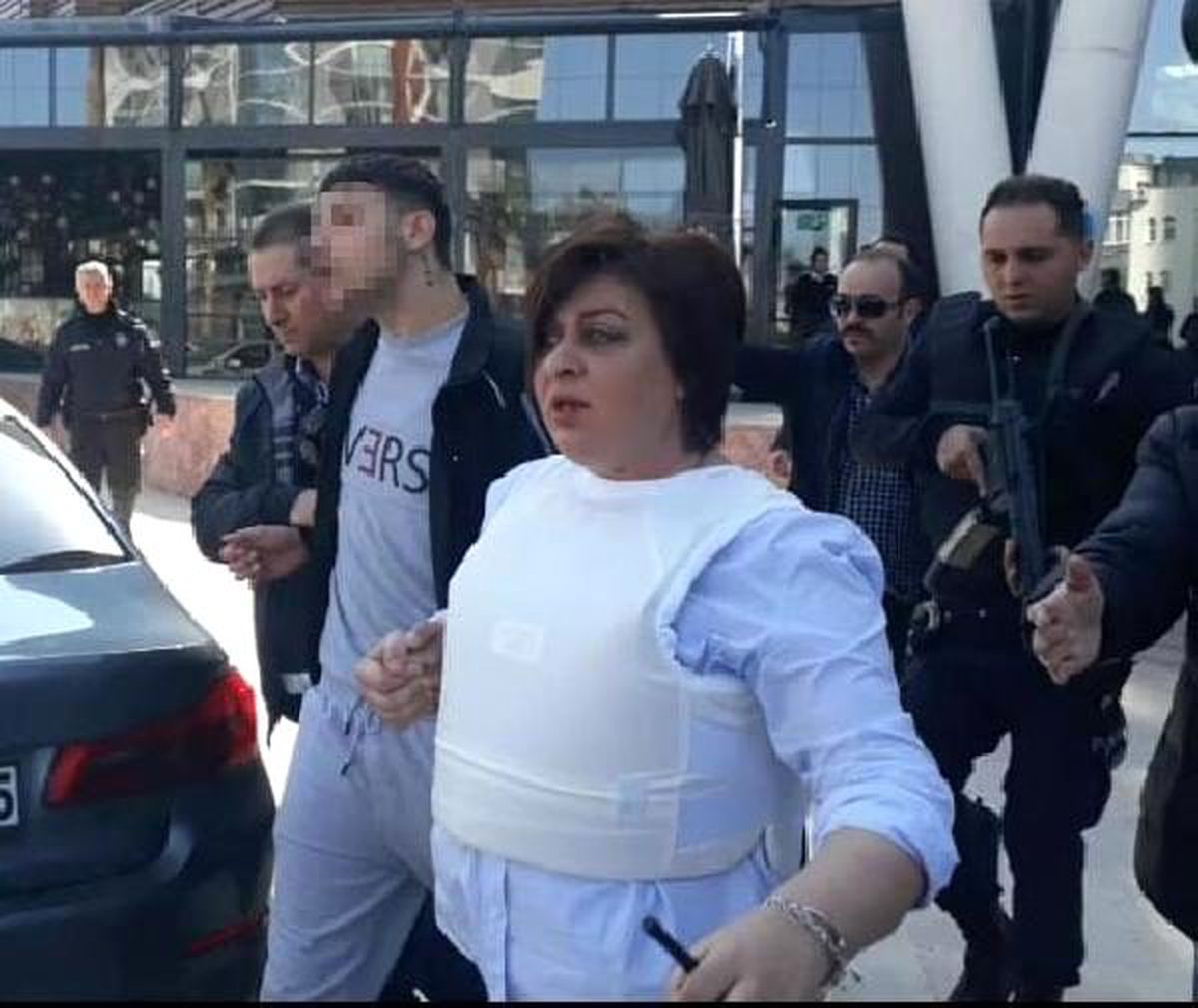 AVM\'deki pompalı saldırgana ev hapsi